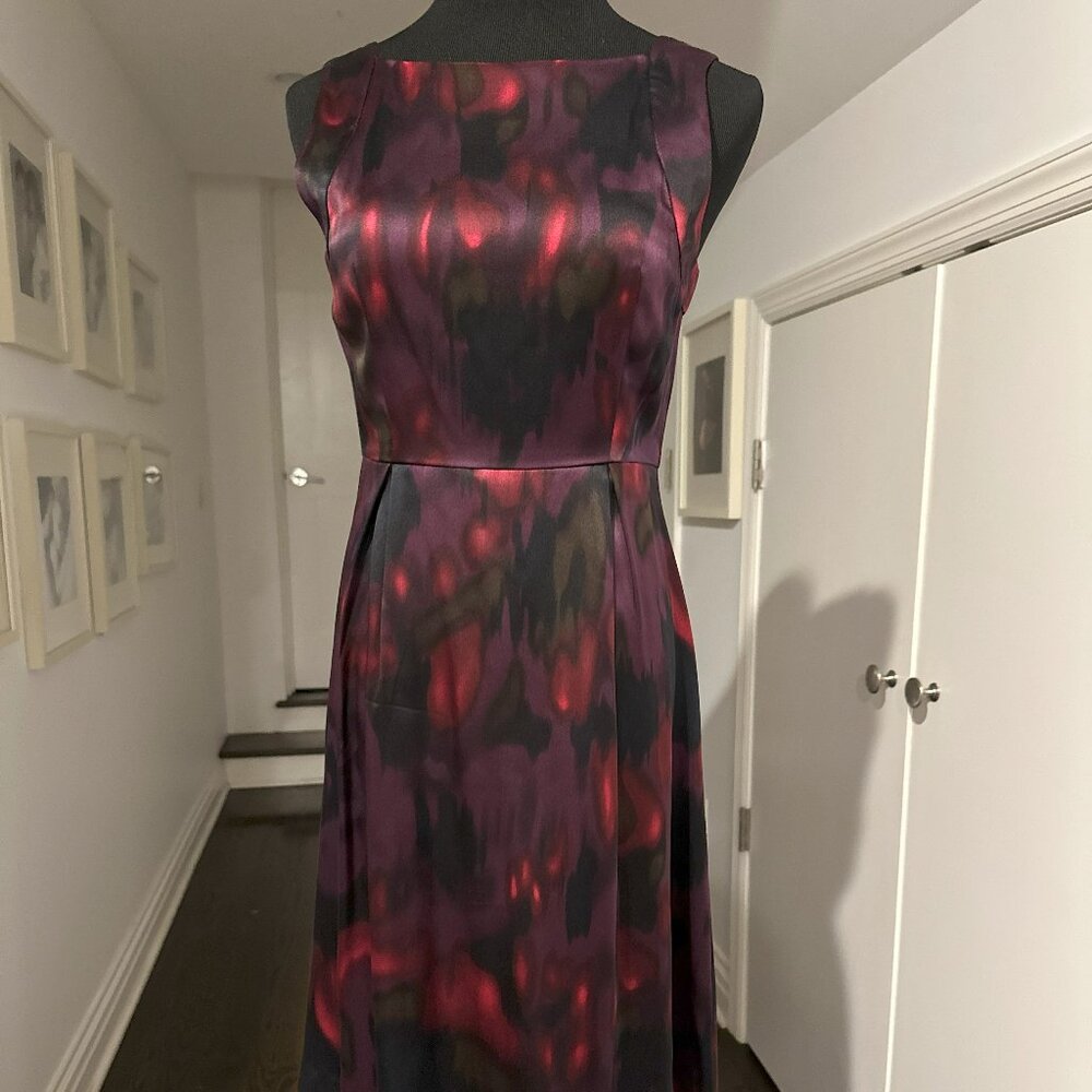 Theory Sleeveless Sheath Dress – Size 2, Silk Lined, excellent preowned cond.